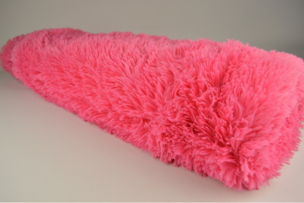Flokati, cerise, ca 150 cm breit